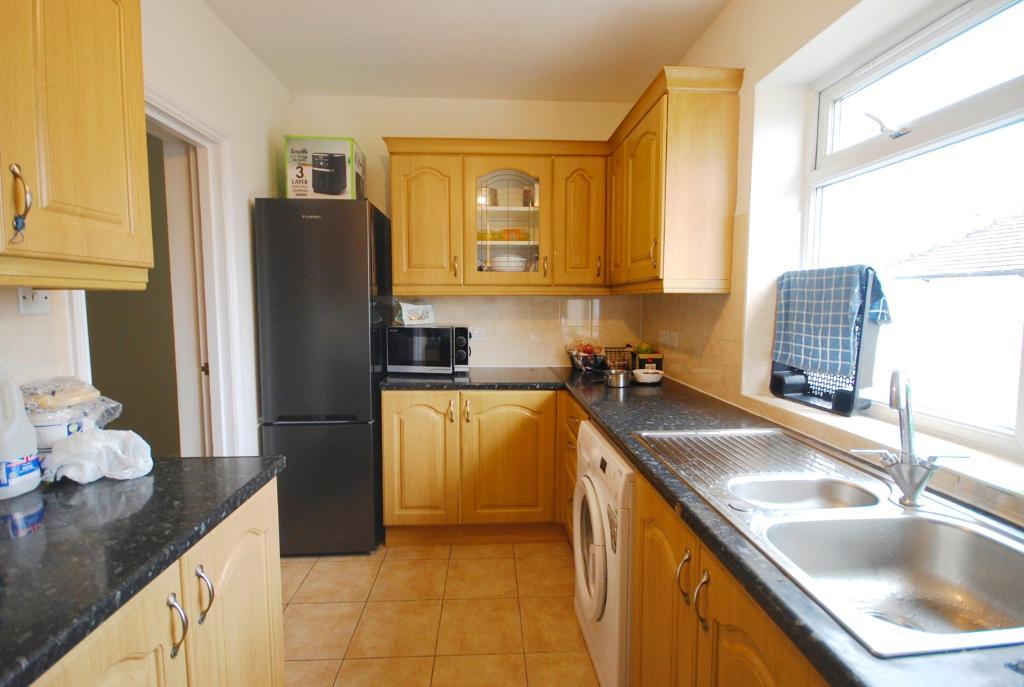 Flat Bilton Road in Greater London