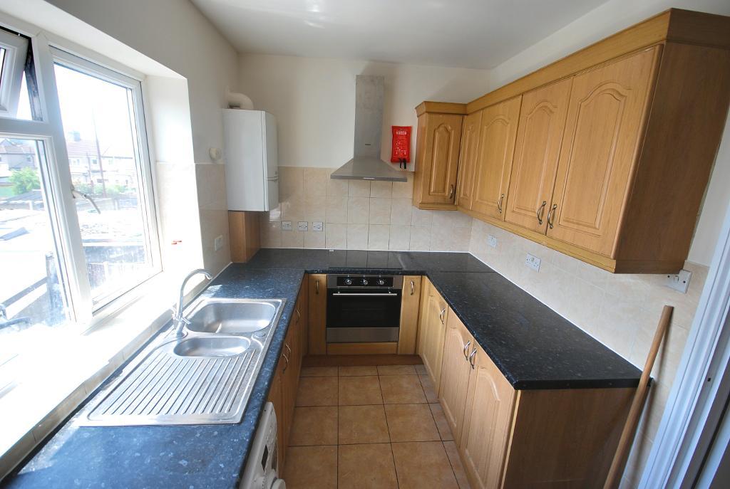 Flat Bilton Road in Greater London