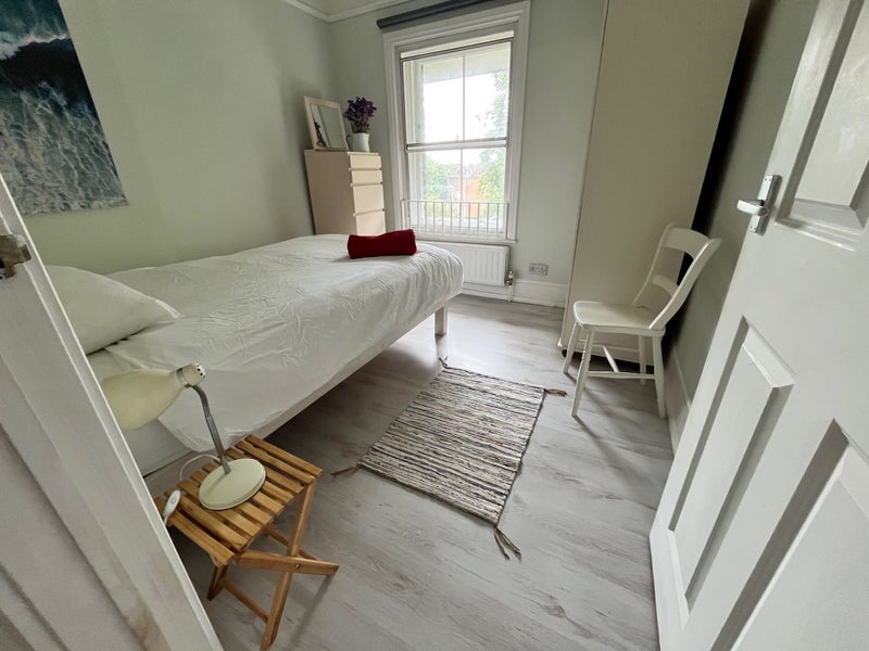 Room St. Paul's Road in Greater London
