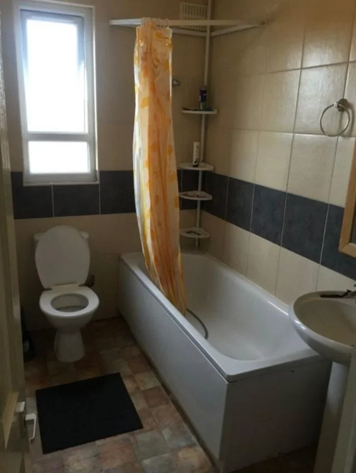 Room Goresbrook Road in Greater London
