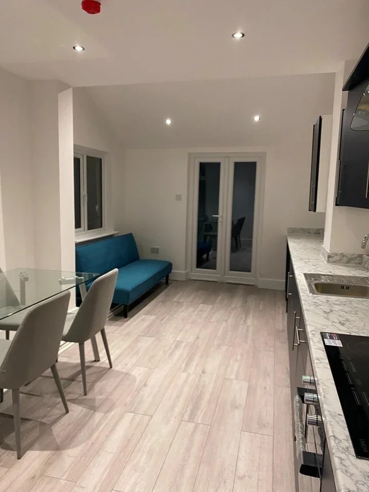 Room Masons Avenue in Greater London