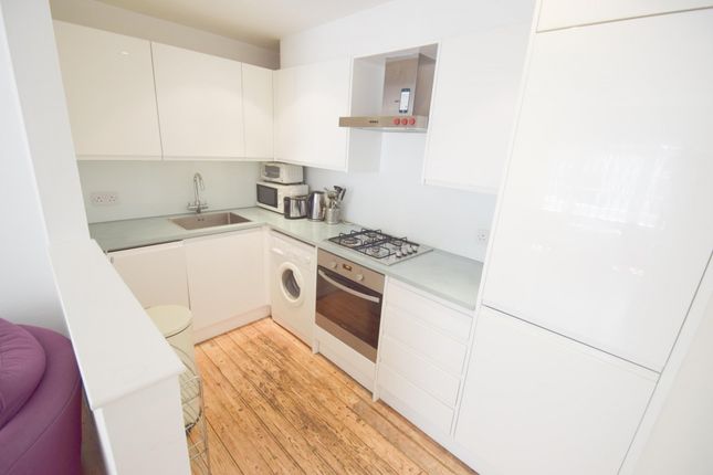 Flat Leinster Square in City of Westminster