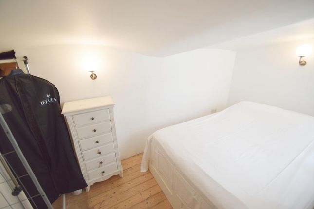 Flat Leinster Square in City of Westminster