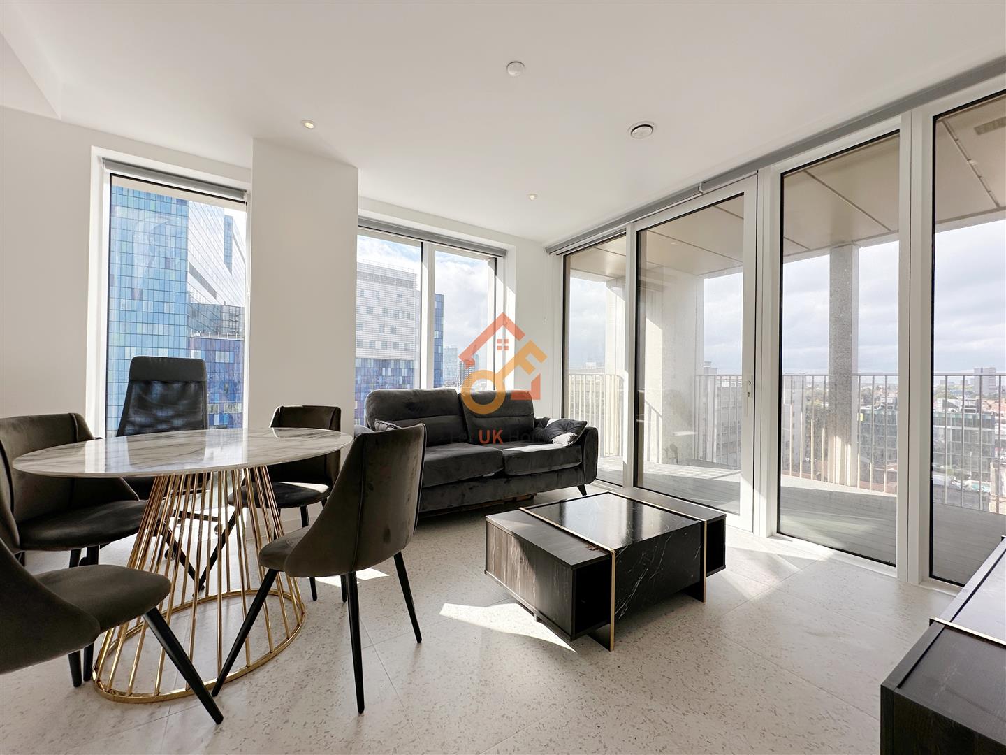 Flat Cendal Crescent in Greater London