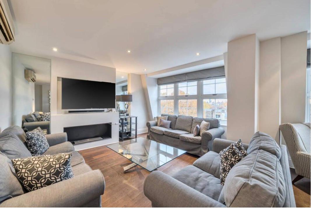 Flat Brompton Road in Greater London