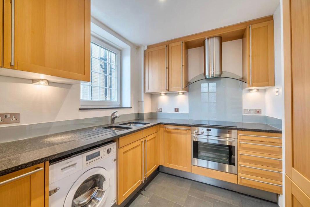 Flat Brompton Road in Greater London