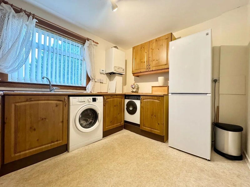 Flat Muirhouse Bank in City of Edinburgh