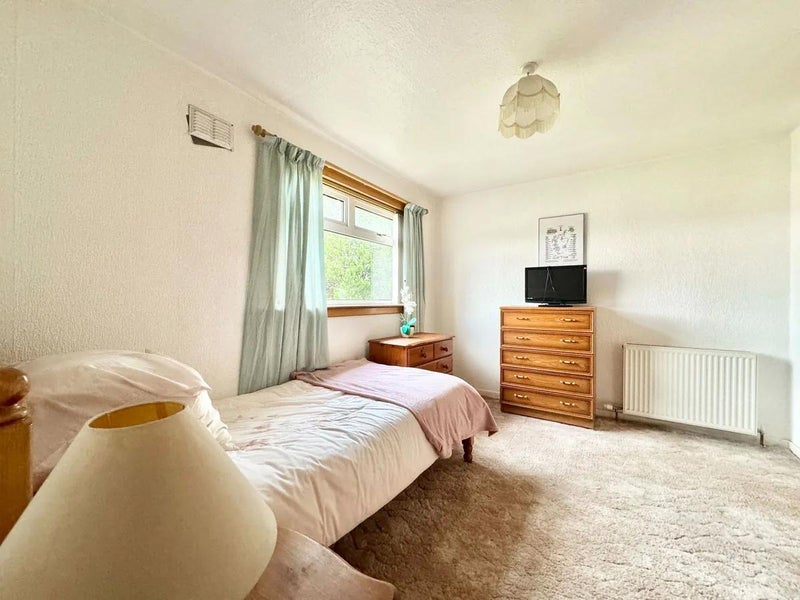 Flat Muirhouse Bank in City of Edinburgh