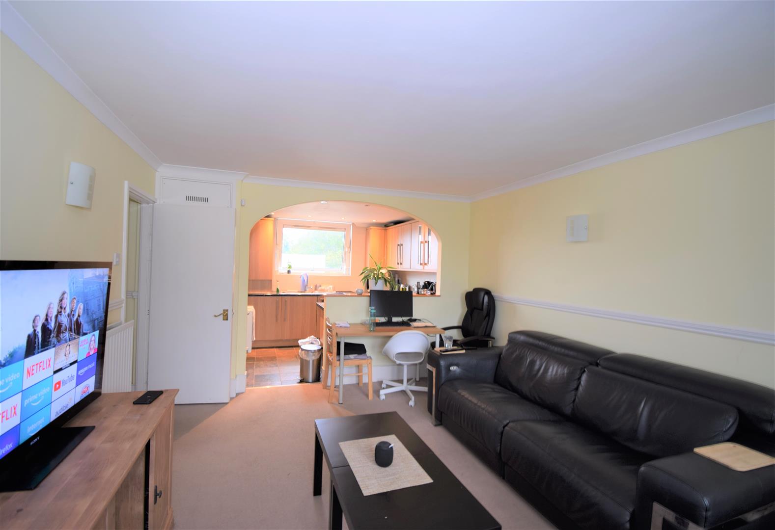 Flat Barleycorn Way in Greater London