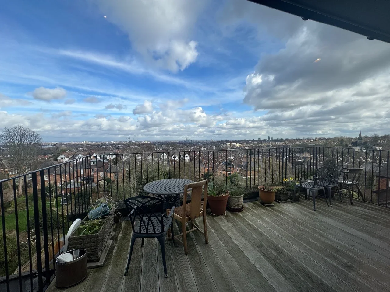 Flat Coolhurst Road in Greater London
