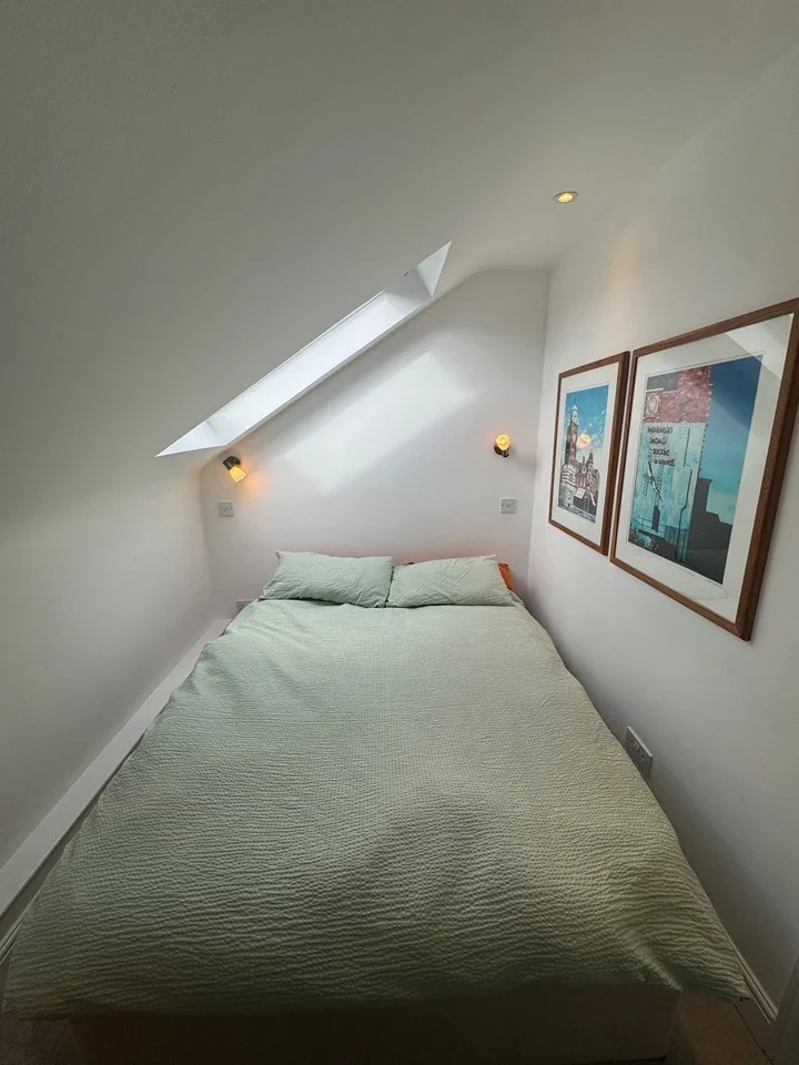 Flat Coolhurst Road in Greater London