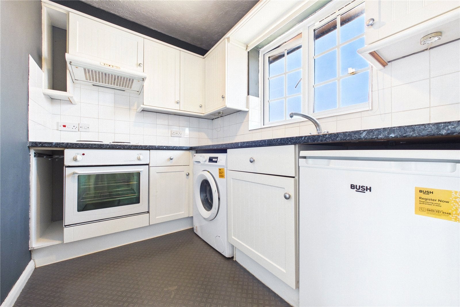 Flat Alderfield Close in Theale