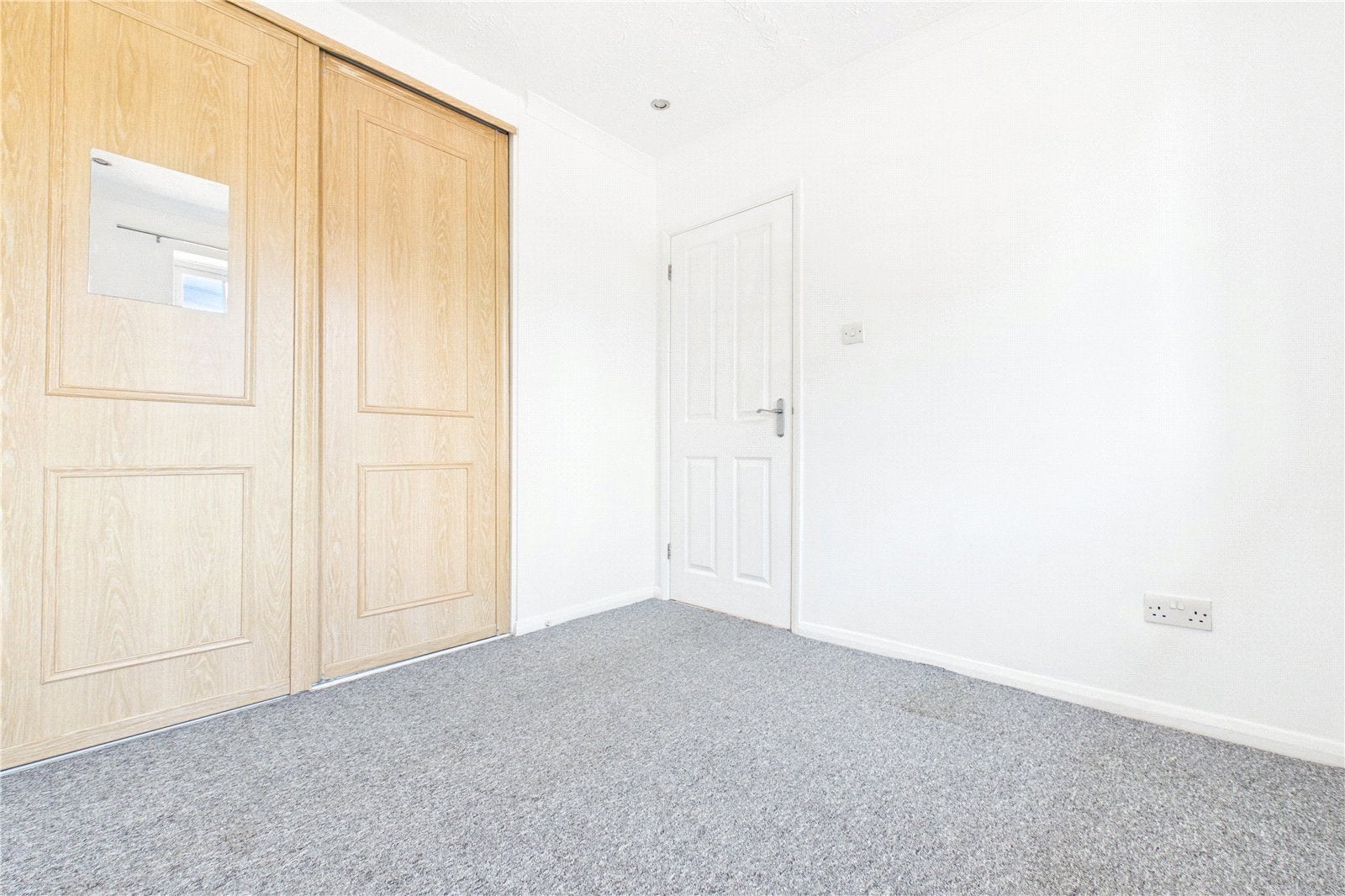 Flat Alderfield Close in Theale