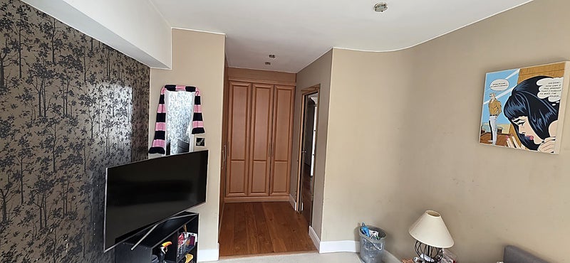 Room Wapping High Street in Greater London
