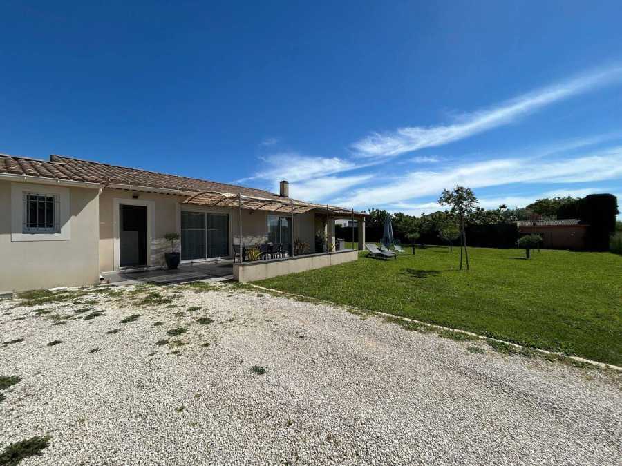 House Route de Cavillargues in Sabran