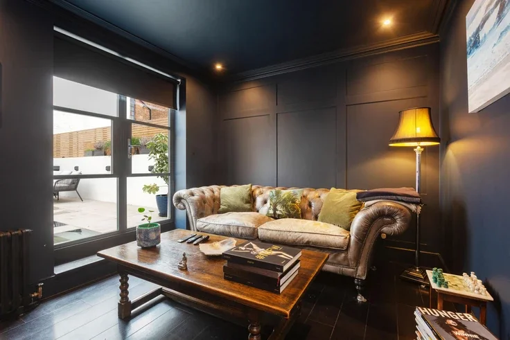House Underhill Street in Greater London