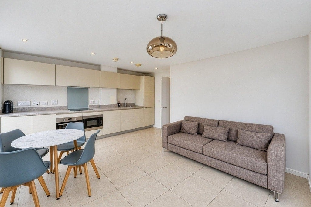 Flat Charford Road in Greater London