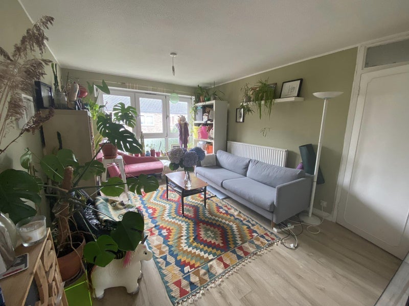 Room Rosebank Gardens in Greater London