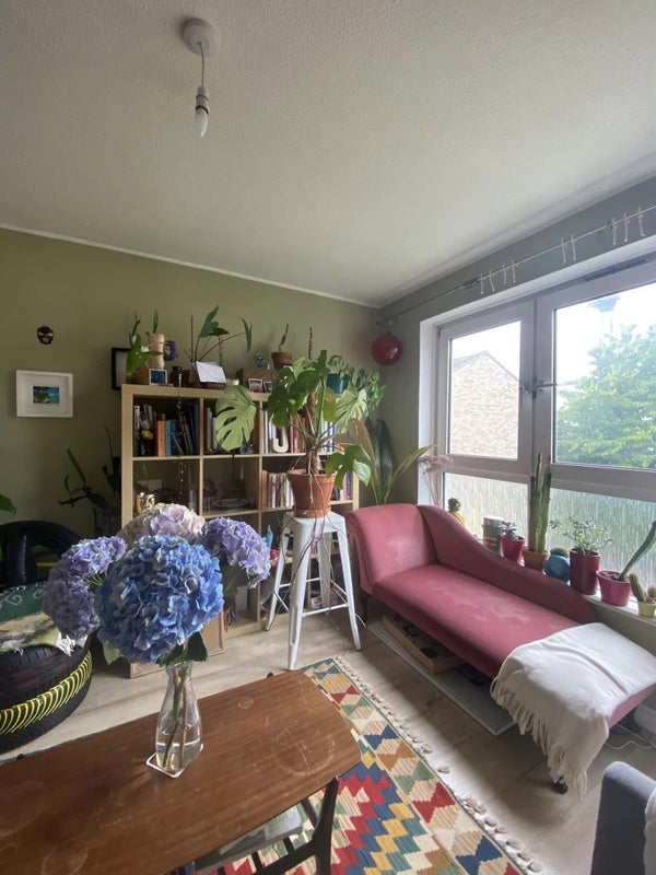 Room Rosebank Gardens in Greater London