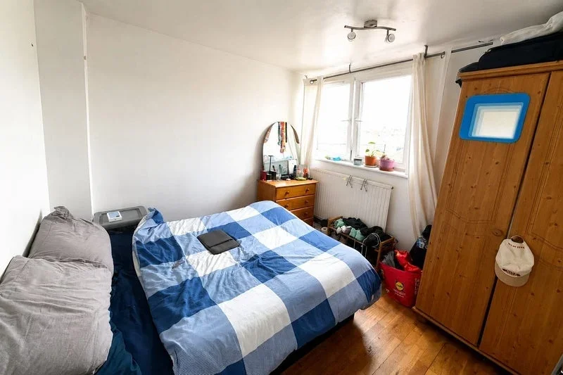 Room Bemish Road in Greater London