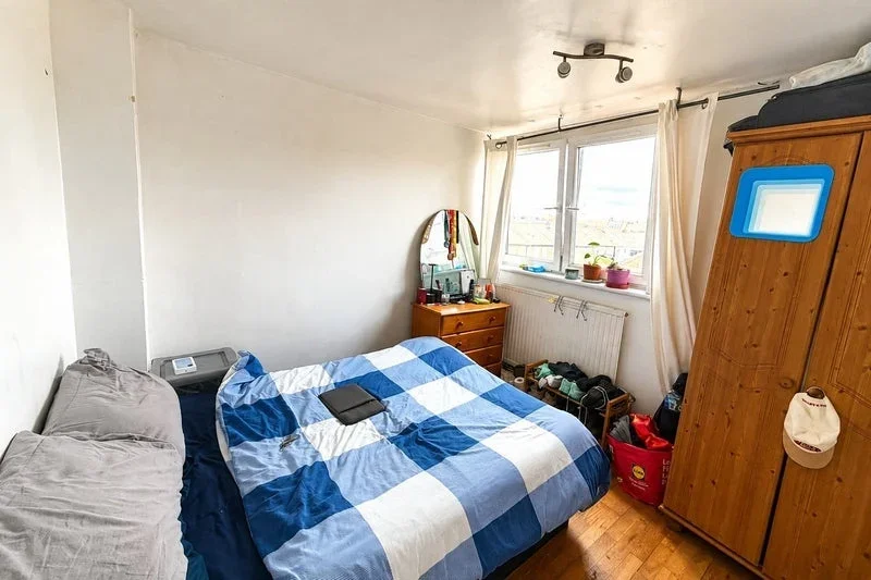Room Bemish Road in Greater London