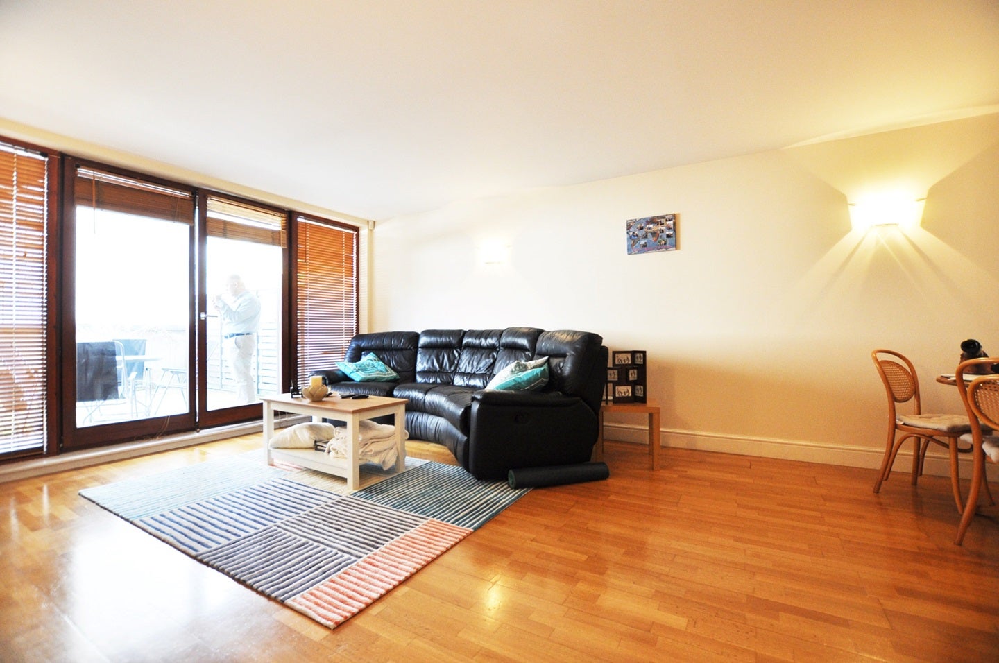 Flat Assam Street in Greater London