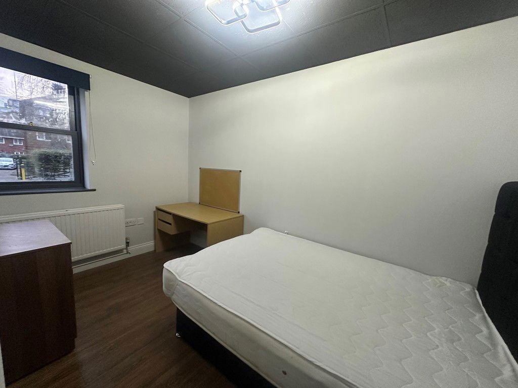 Room Priory Street in Coventry
