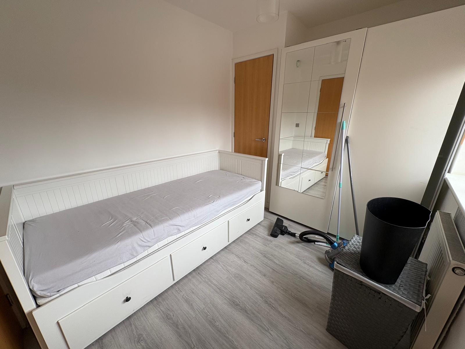 Flat Weedon Road in Northampton
