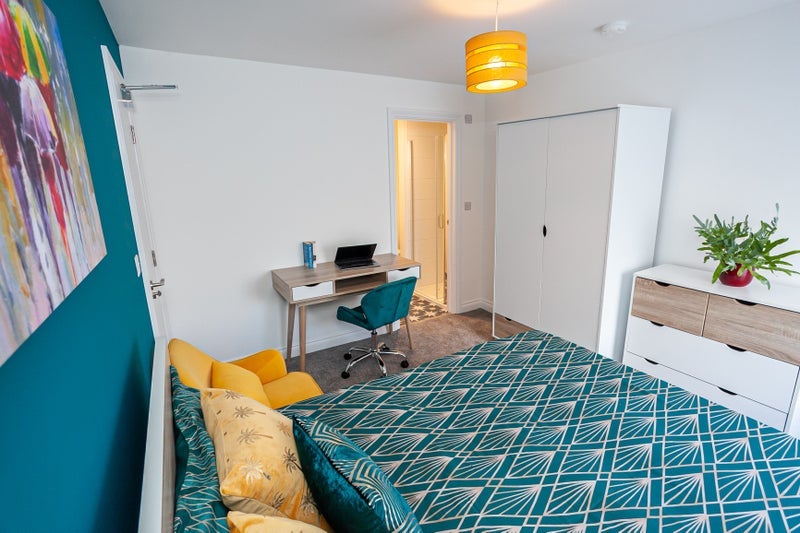 Room Queen Street in Royton