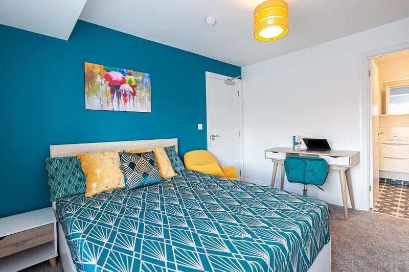 Room Queen Street in Royton