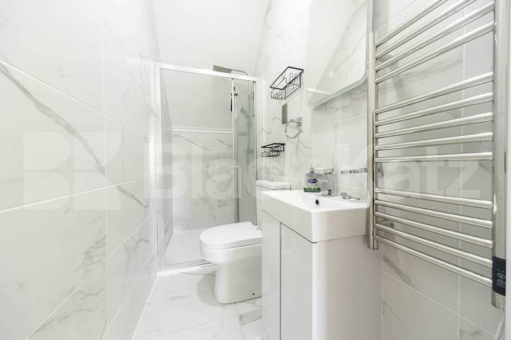 Flat Iverson Road in Greater London