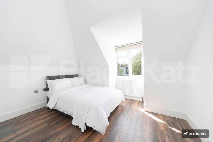 Flat Iverson Road in Greater London