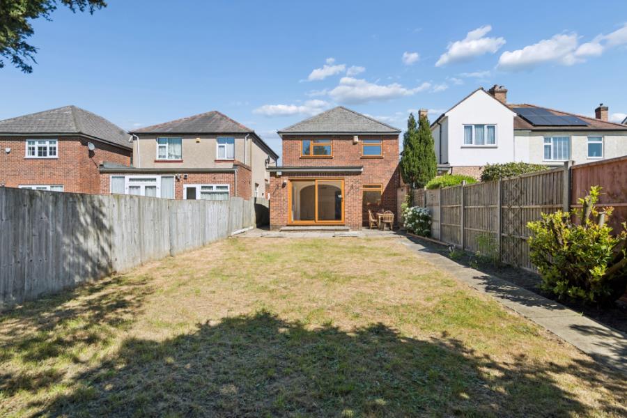 House Sidney Road in Greater London
