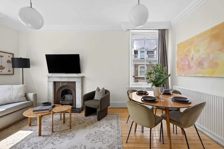 Flat Glendower Place in Greater London