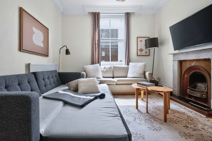 Flat Glendower Place in Greater London