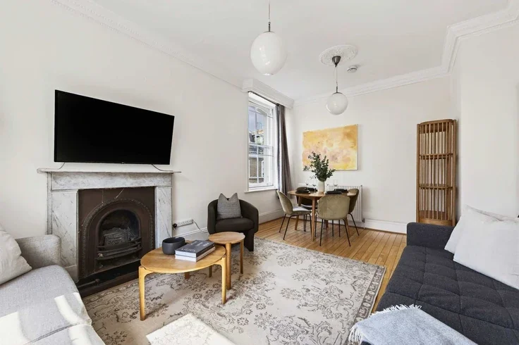Flat Glendower Place in Greater London