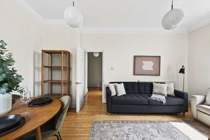 Flat Glendower Place in Greater London