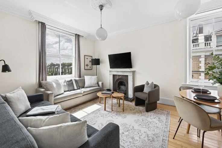 Flat Glendower Place in Greater London