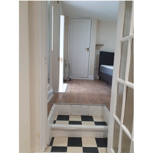 Flat Killyon Terrace in Greater London