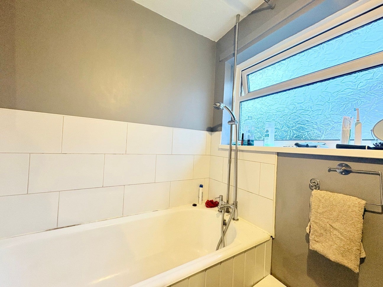 House Beili Glas Road in Pengam