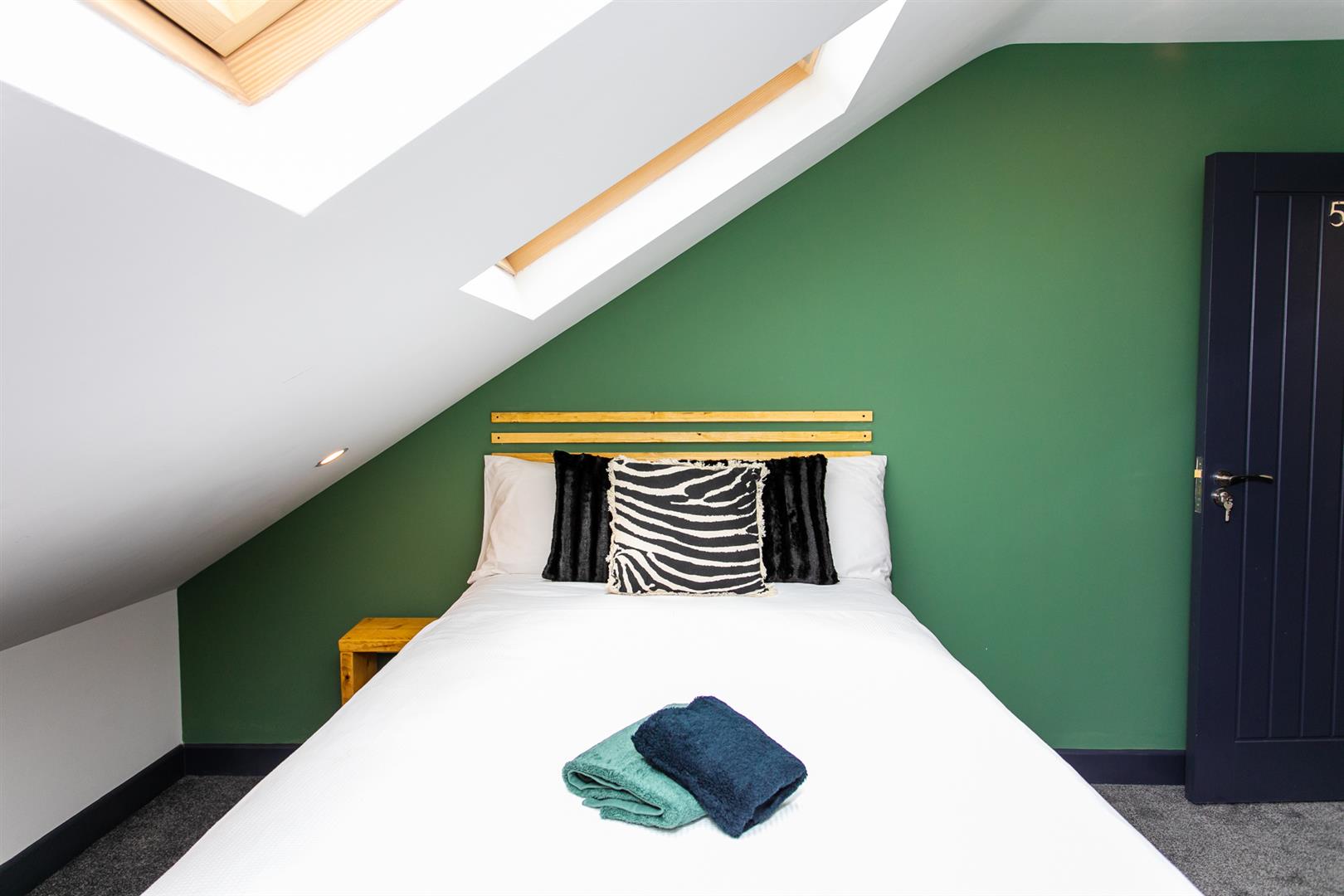 Room Dean Street in Coventry