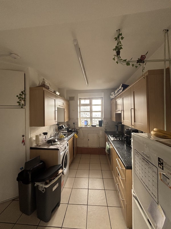 Room Ben Jonson Road in Greater London