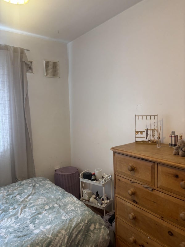 Room Ben Jonson Road in Greater London