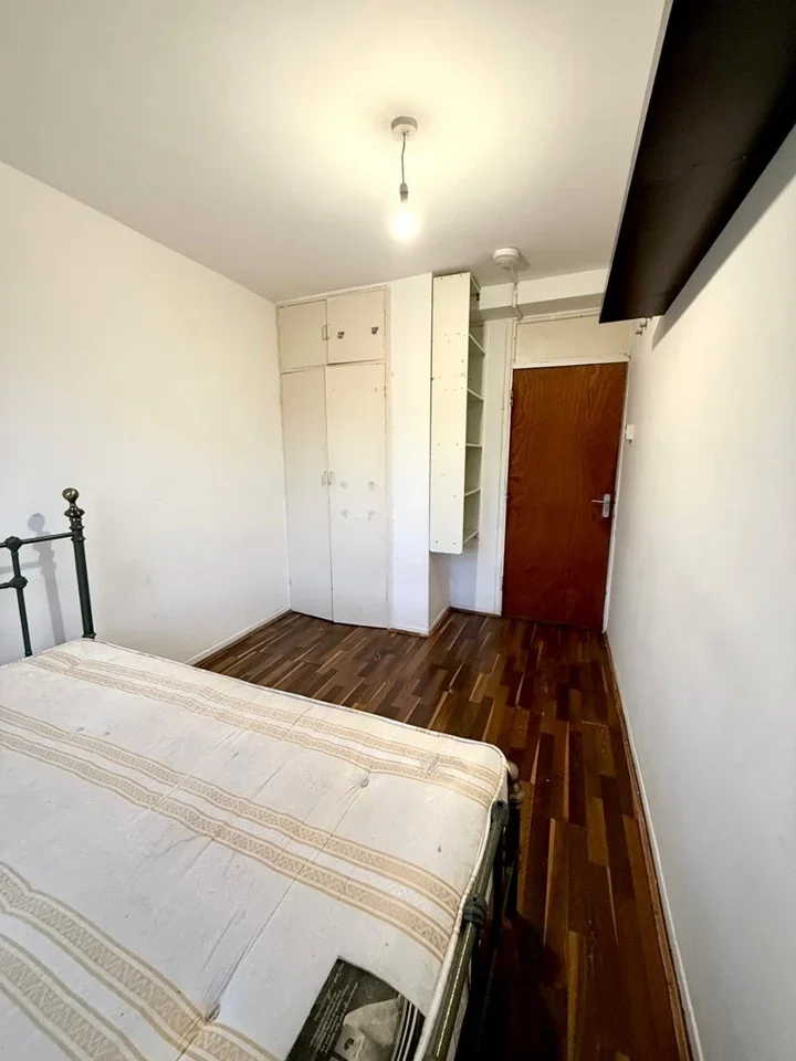 Room Devas Street in Greater London