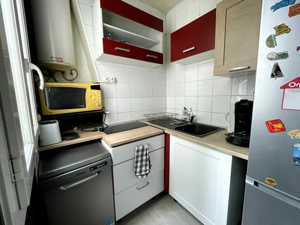 Flat Rue Ramponeau in Paris