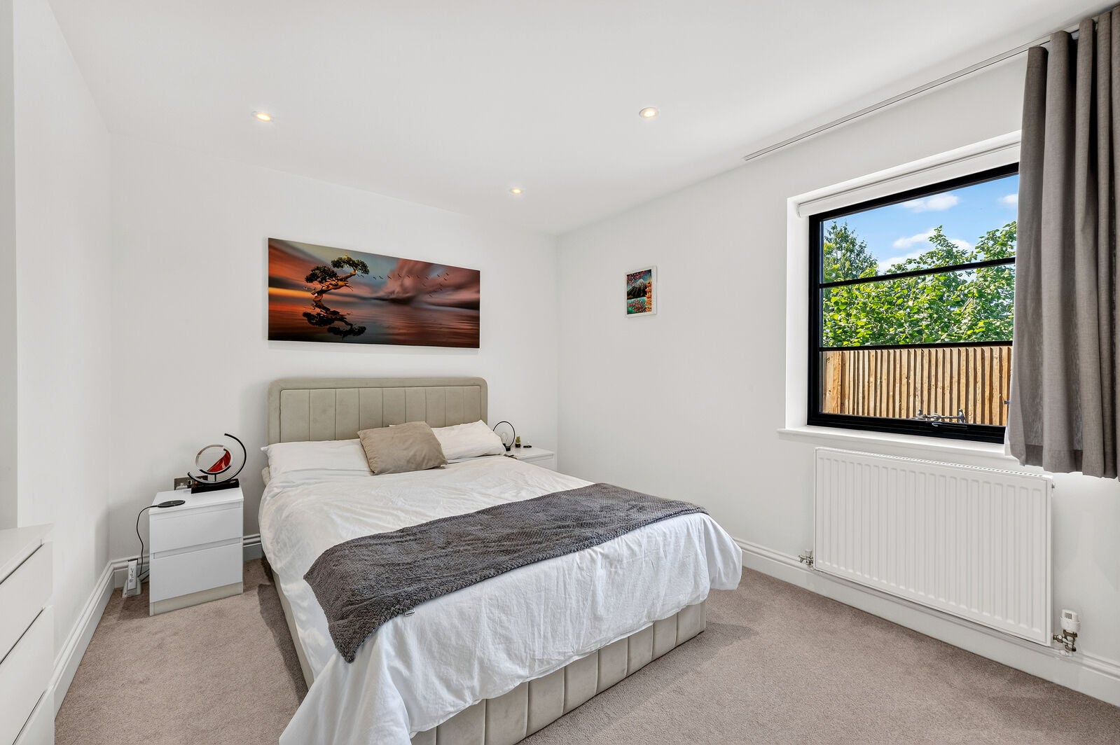 Flat Oak Hill Grove in Greater London