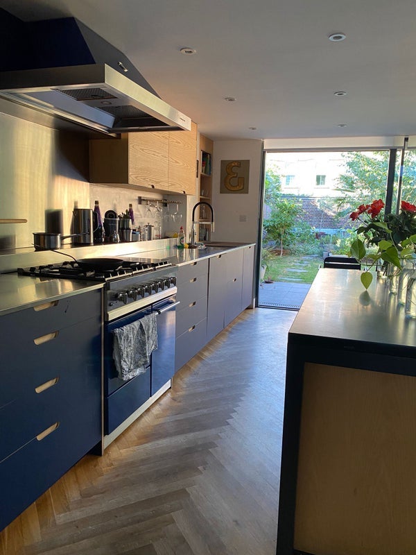 Room Ridley Road in Greater London