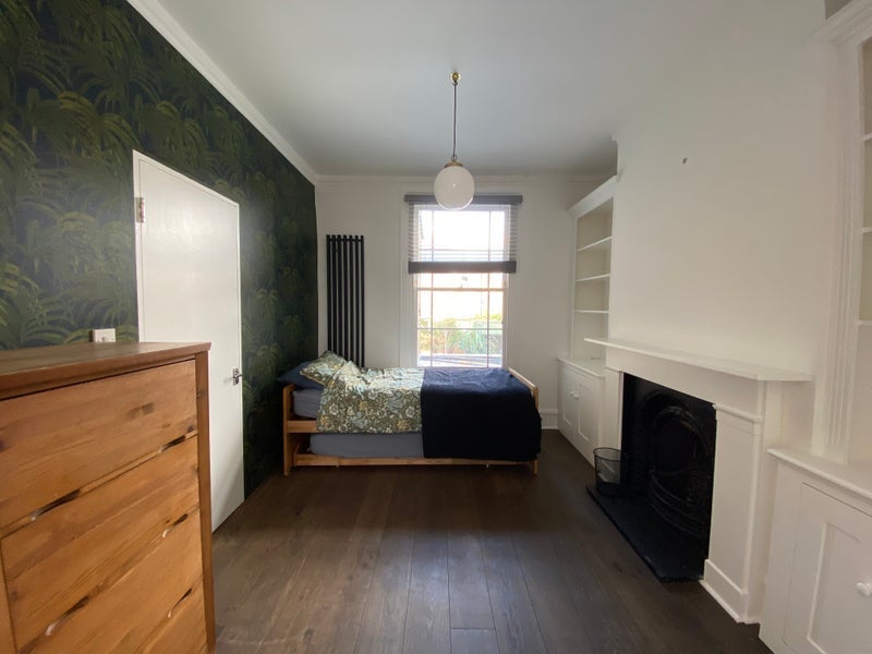 Room Ridley Road in Greater London