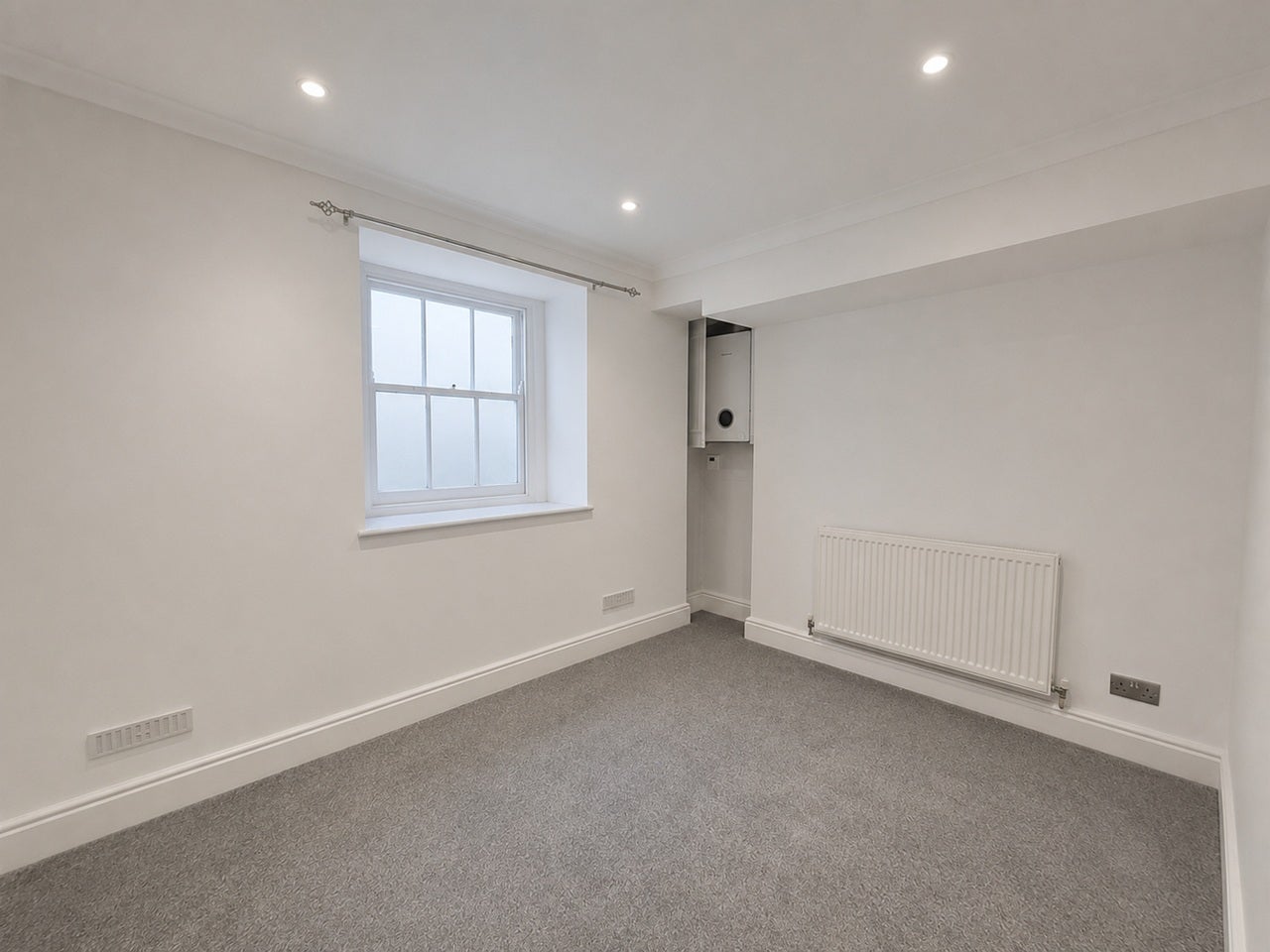 Flat Vicarage Park in Greater London