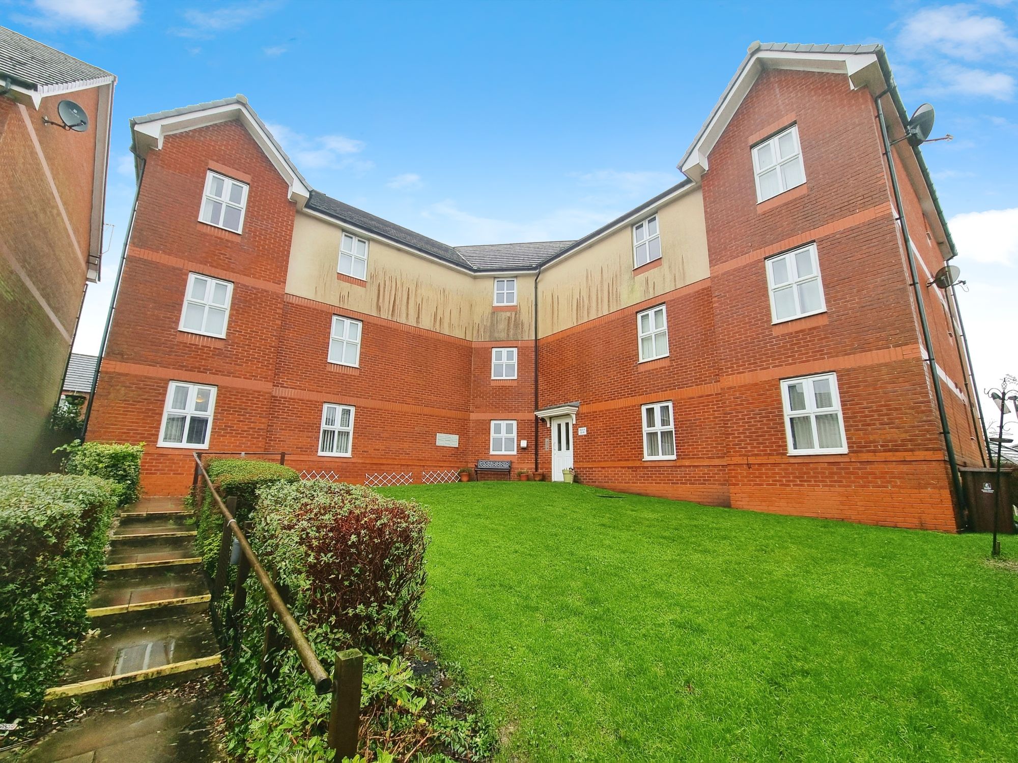 Flat The Links in Dukinfield